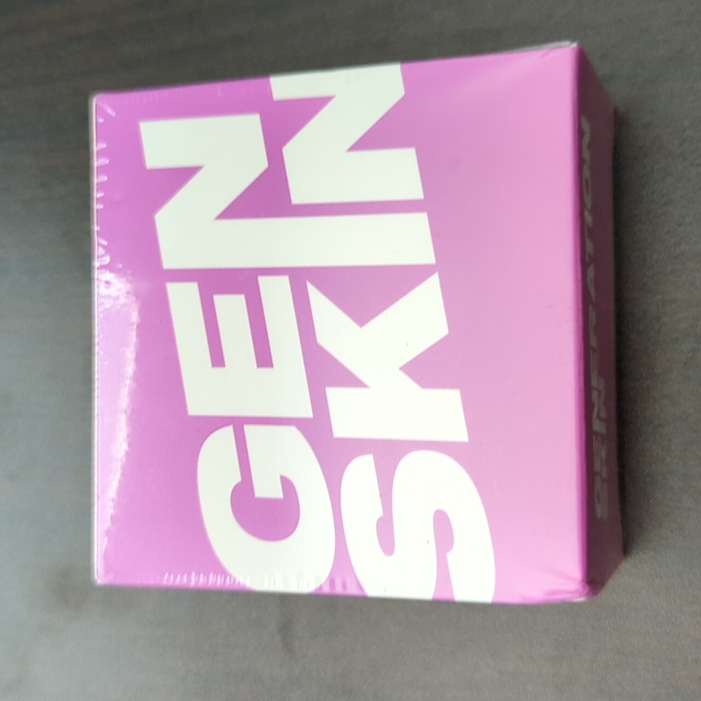 Gen Skin Brightening Kakadu Plum Eye Patches- sealed box